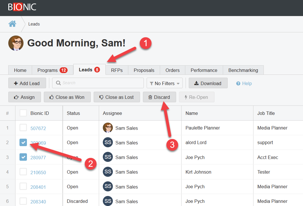 Screenshot of the Leads tab. Arrows are pointing to the checkboxes next to each lead, and to the Discard button.